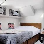 Bateau Elvis 船上ホテル サブレ・シュル・サルト