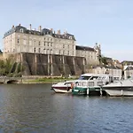 船上ホテル Bateau Elvis