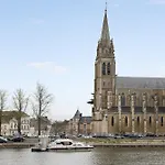 船上ホテル Bateau Elvis