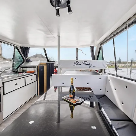 船屋 Bateau Elvis 萨布勒叙赫萨赫特