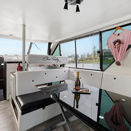 船屋 Bateau Elvis 萨布勒叙赫萨赫特