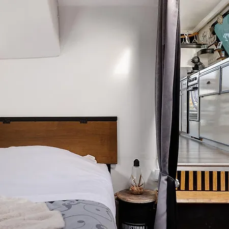 Bateau Elvis 船屋 萨布勒叙赫萨赫特