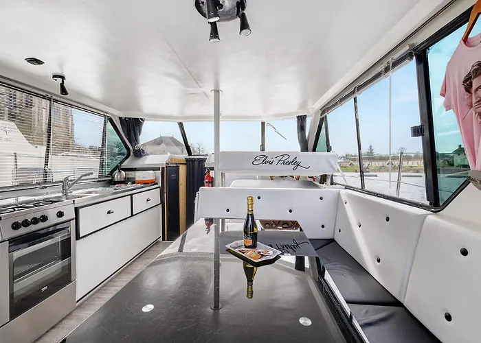 船屋 Bateau Elvis 萨布勒叙赫萨赫特