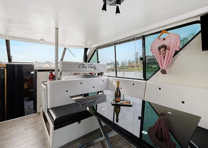 船屋 Bateau Elvis 萨布勒叙赫萨赫特