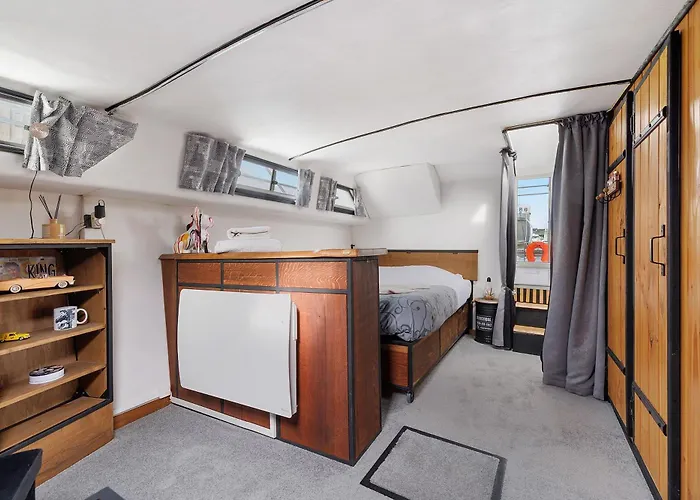 船屋 Bateau Elvis 萨布勒叙赫萨赫特